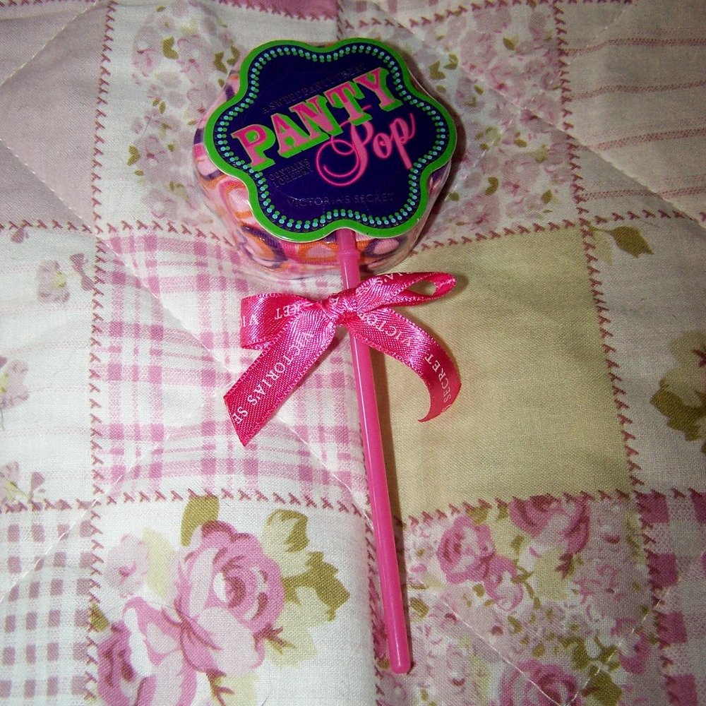 NWT Victoria's Secret Panty Pop Cheeky M/L Circle